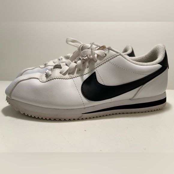 Nike Cortez '72 Basic White and Black Sneakers Size